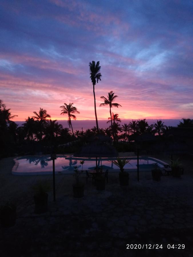 Blue Moon Beach Holiday Resort إنهامبان المظهر الخارجي الصورة