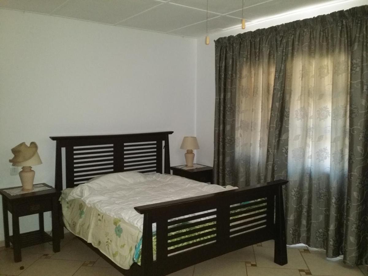 Blue Moon Beach Holiday Resort إنهامبان المظهر الخارجي الصورة