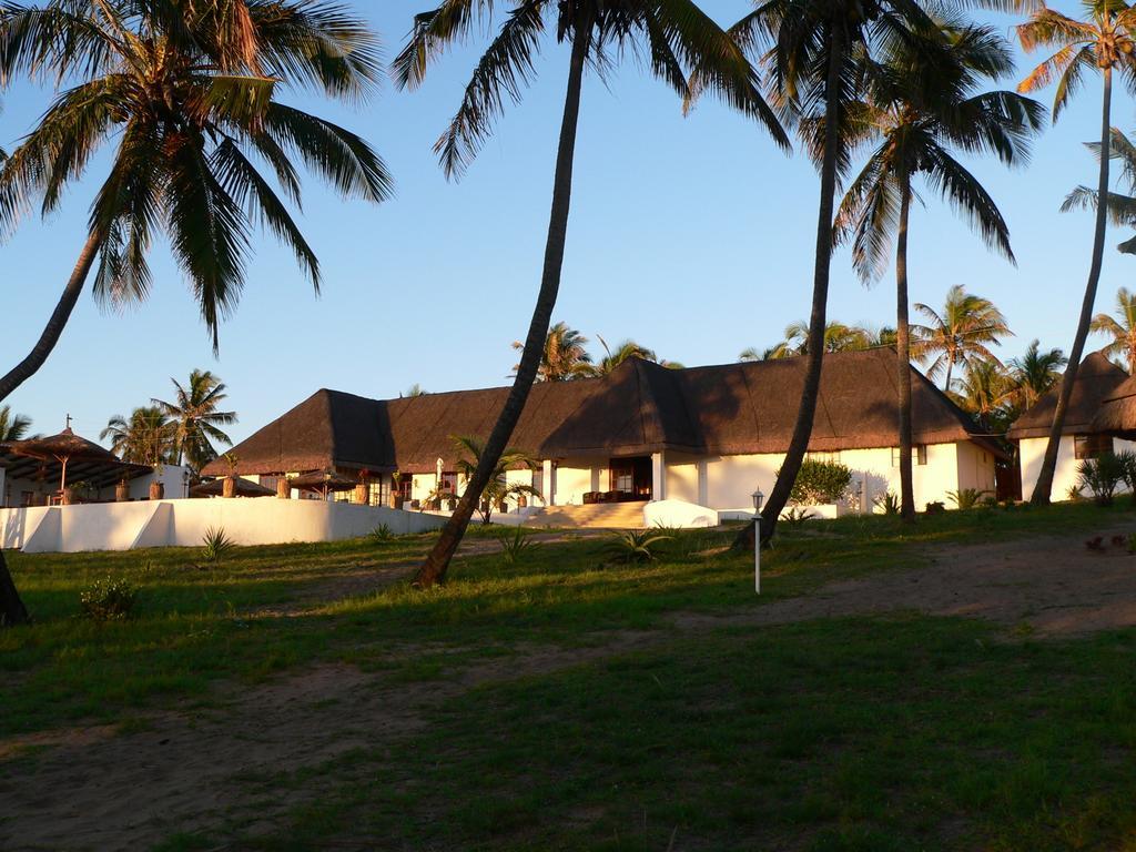 Blue Moon Beach Holiday Resort إنهامبان الغرفة الصورة