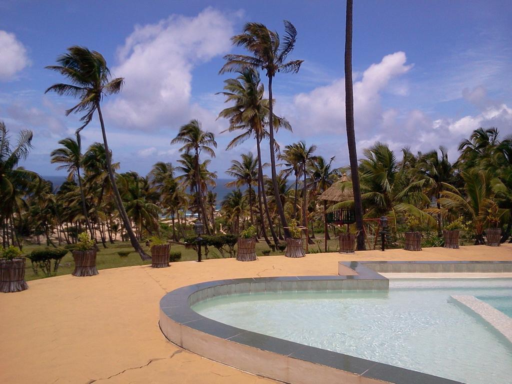 Blue Moon Beach Holiday Resort إنهامبان المظهر الخارجي الصورة