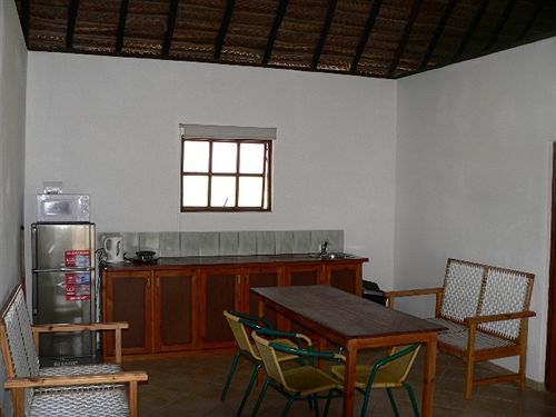 Blue Moon Beach Holiday Resort إنهامبان المظهر الخارجي الصورة
